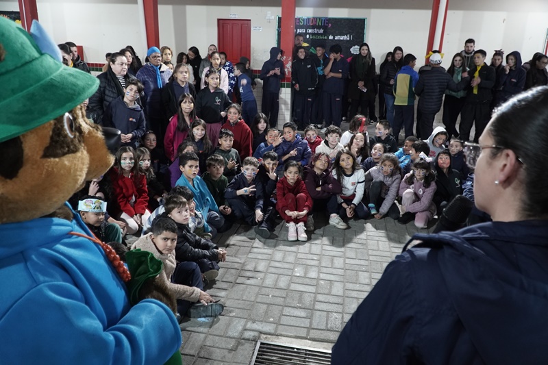 Semasito leva informação ambiental e conscientização aos alunos da EEB Visconde de Cairu